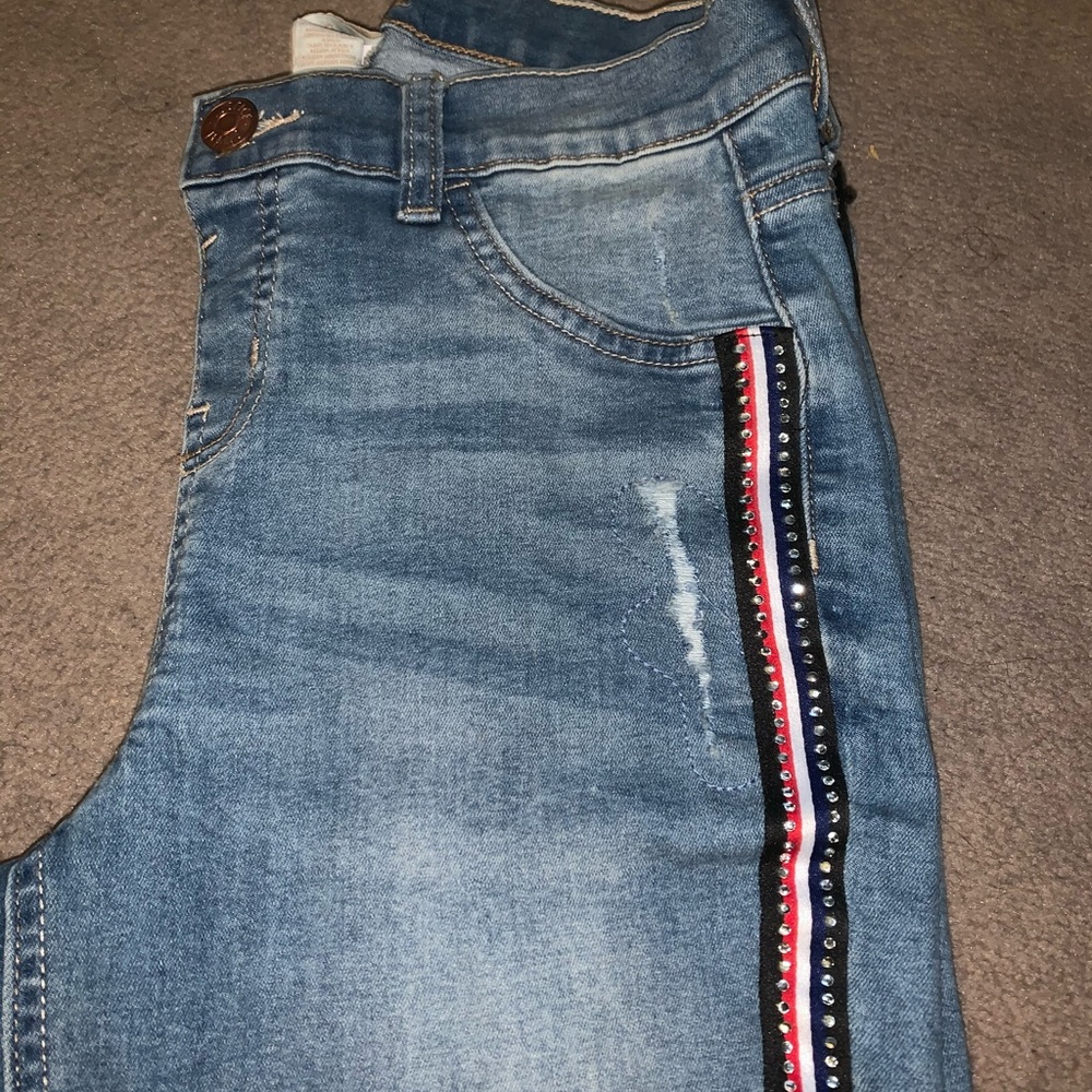 Light wash jeans with stripes!